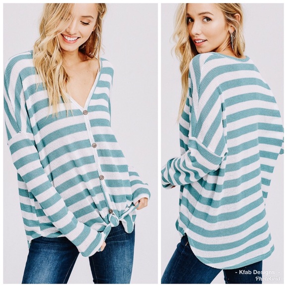 🥰LAST 1! Waffle Knit! Gorgeous Button Down Top! - Picture 5 of 8